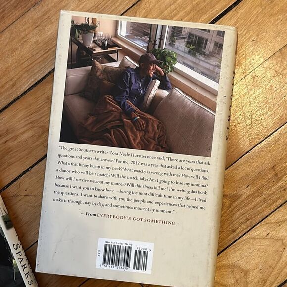 Bundle of 3 Hardcover Books- Robin Roberts, biography, mystery - Picture 7 of 7